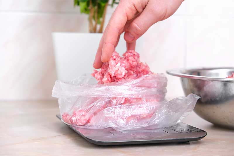 Weighing mince